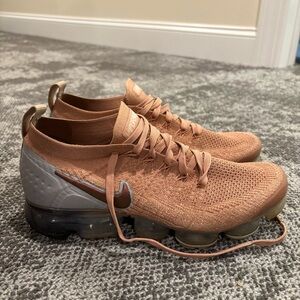 Nike Air VaporMax Flyknit 2 Rose Gold Athletic Running Shoes Womens U.S. 9.5